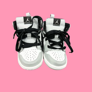 Air Jordan shoes, 6 little kid