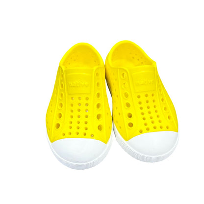 Natives yellow shoes, 5 little kid