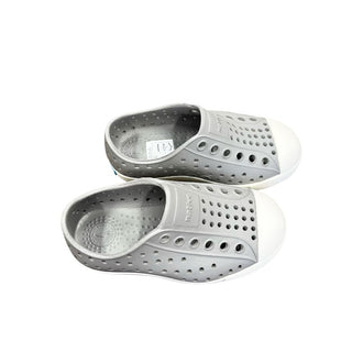 Natives  grey shoes, 7 little kid