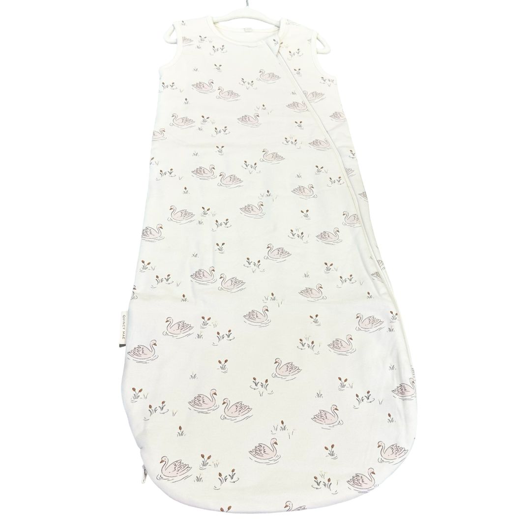 Quincy Mae sleep sack 0-6 months swan new with tags, 0-6 months