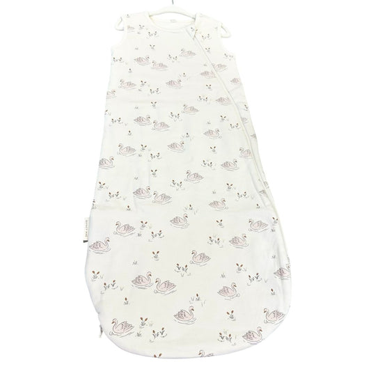Quincy Mae sleep sack 0-6 months swan new with tags, 0-6 months