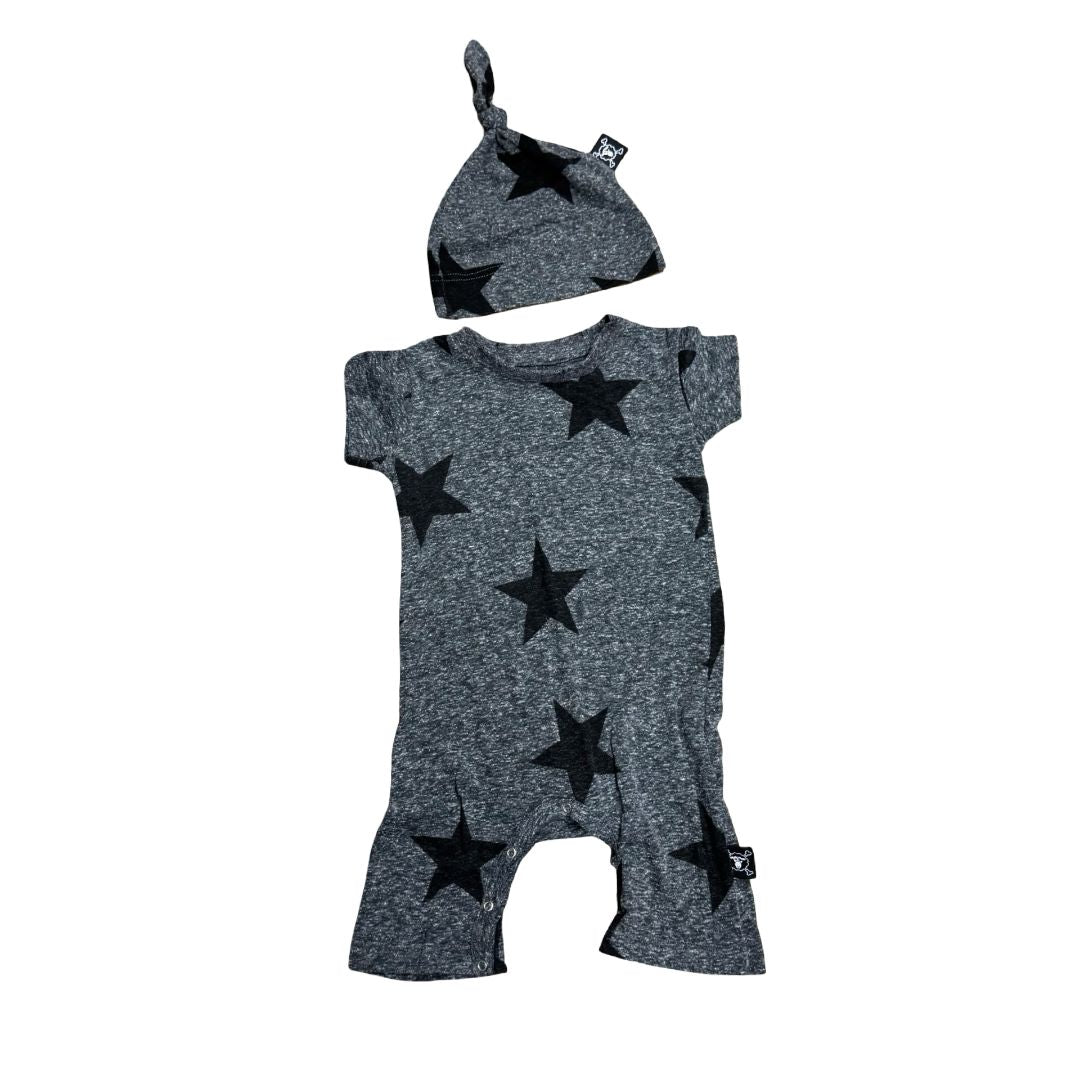 Nununu Dark Grey Onesie and Hat with Black Stars, 0-6 months