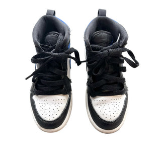 Nike shoes, 3 big kid