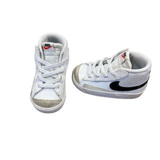 Nike sneakers, 6 little kid