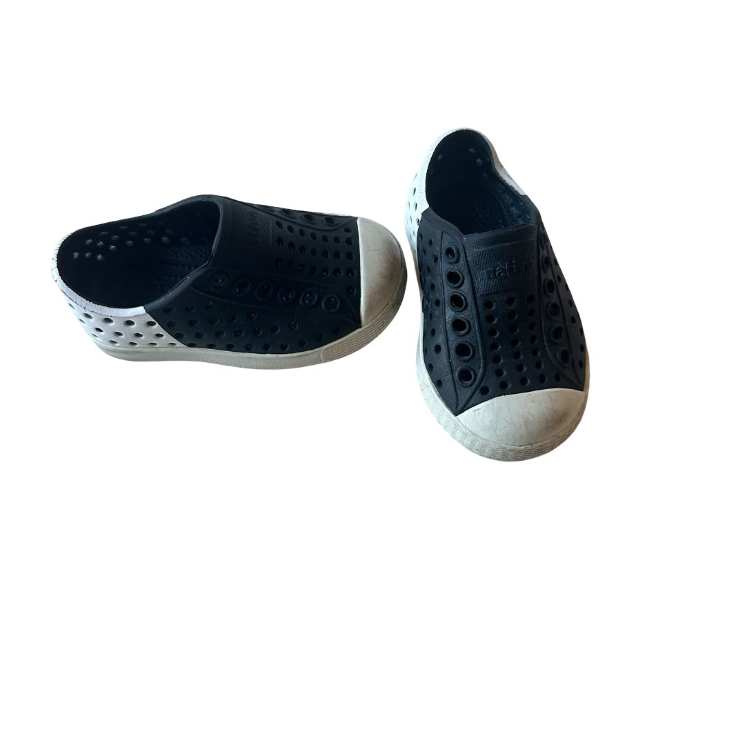 Native Shoes, 4 little kid