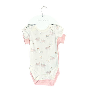 Quincy Mae short sleeve body suit 2 pack new with tags, 3-6 months